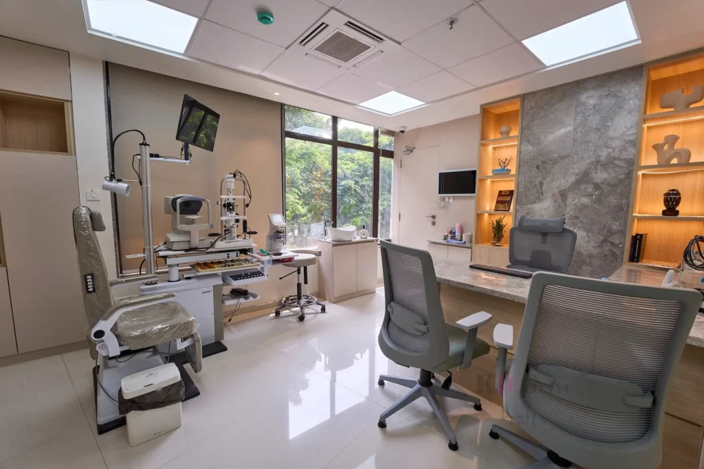 Raghav Eye Hospital best in pune